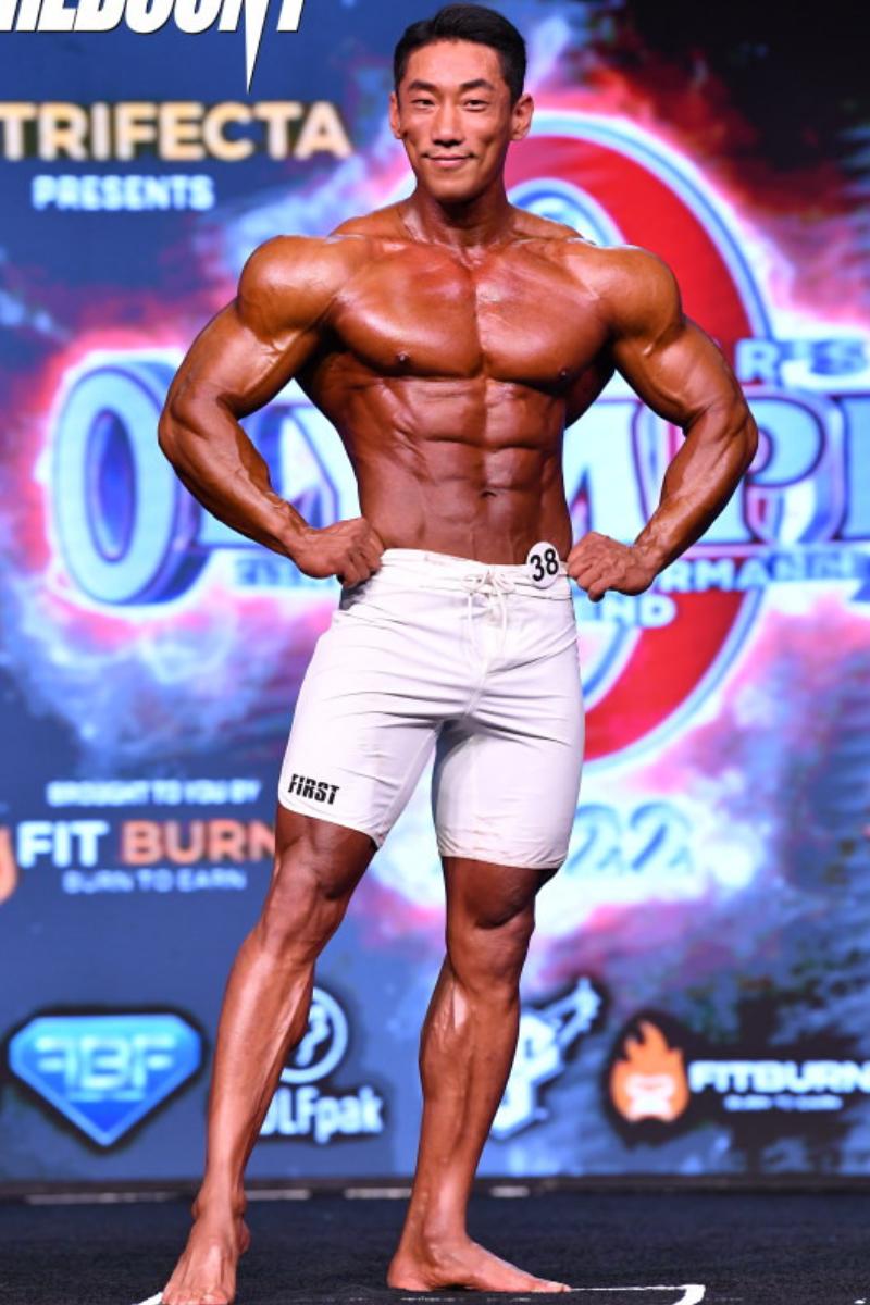 IFBB Pro JunHo Lee