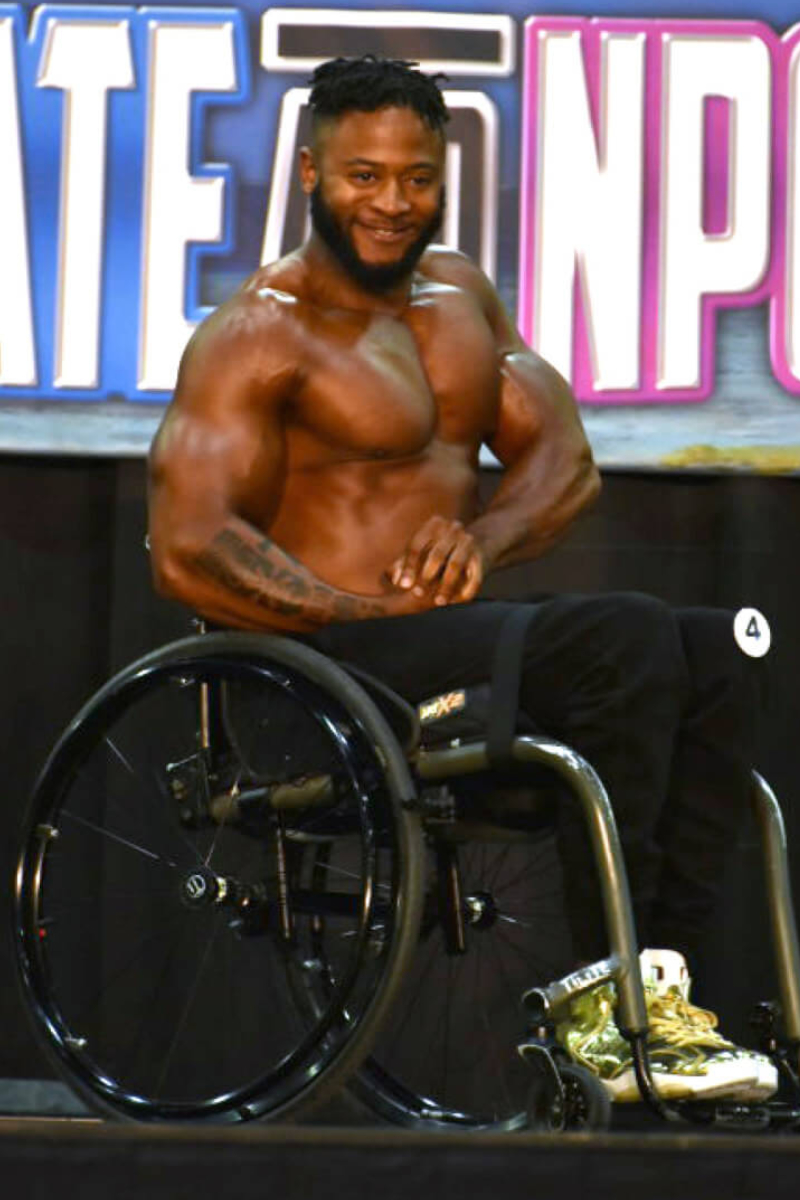 IFBB Pro Leonard Harmon