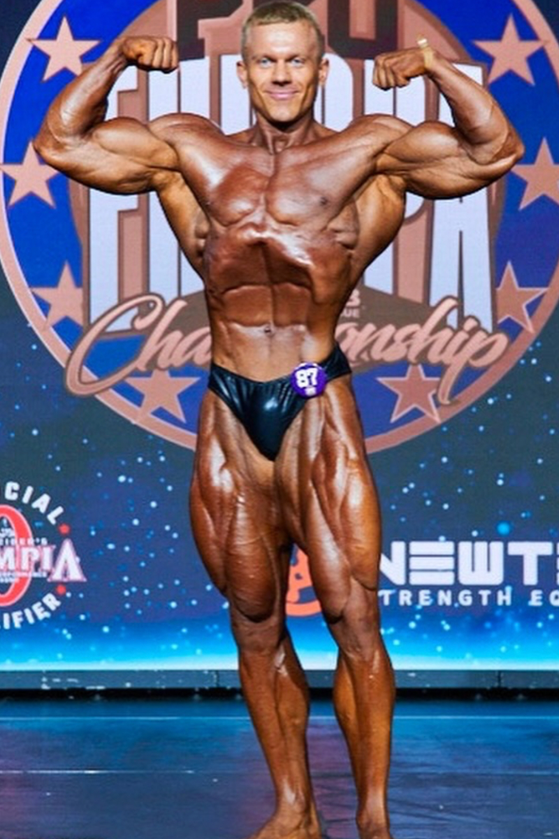 IFBB Pro Adrian Cyronek