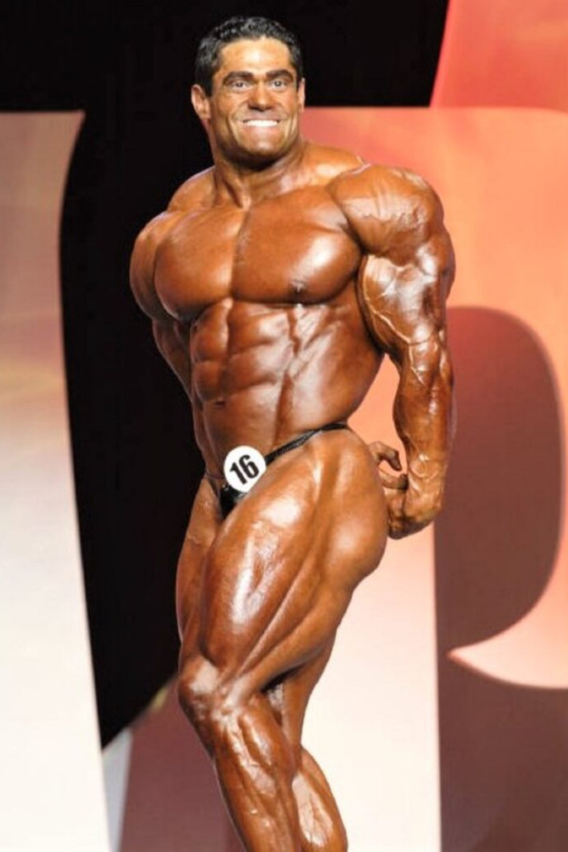 IFBB Pro Gustavo Badell