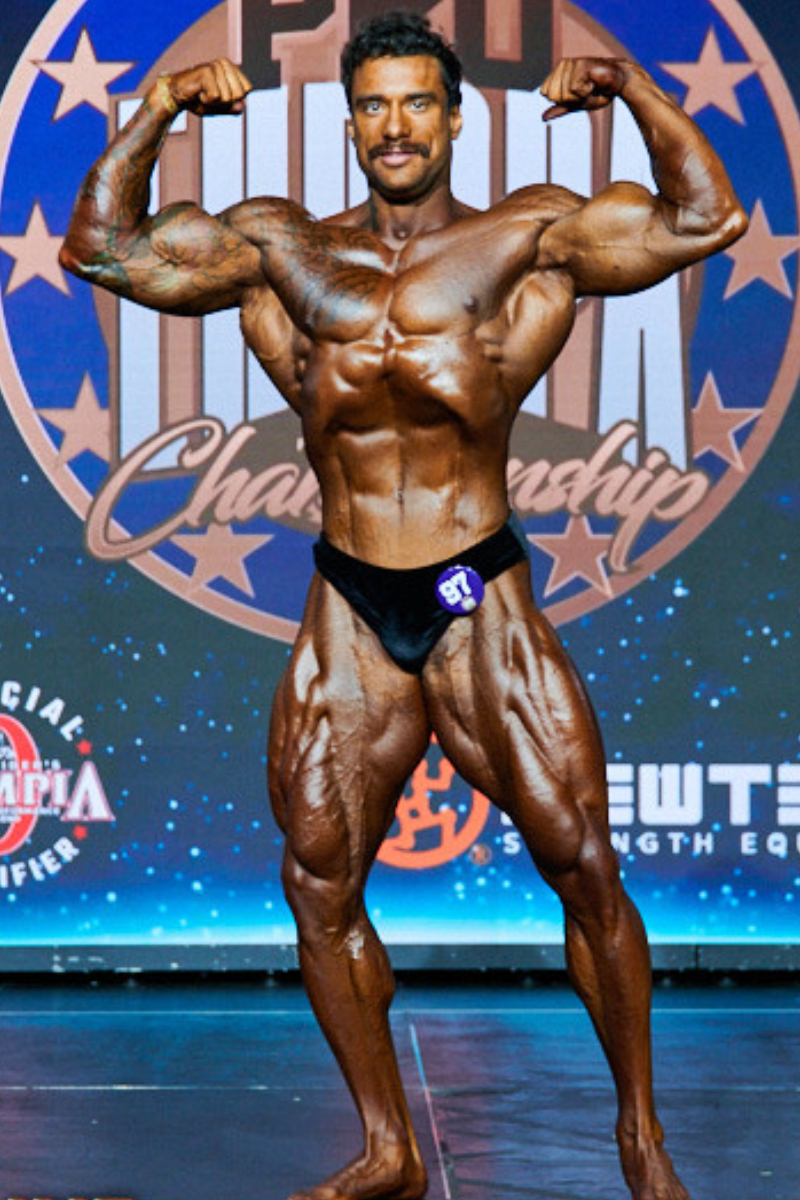 IFBB Pro Julio Simoes