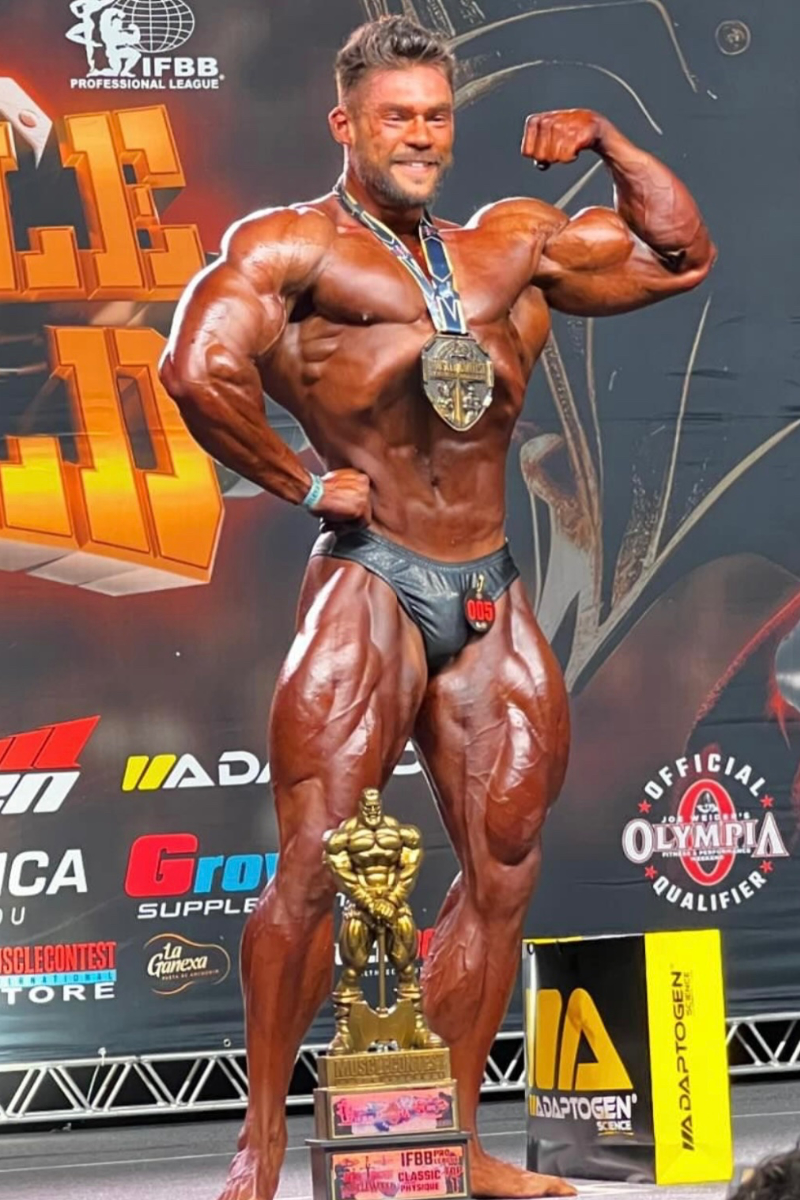 IFBB Pro Matheus Menegate