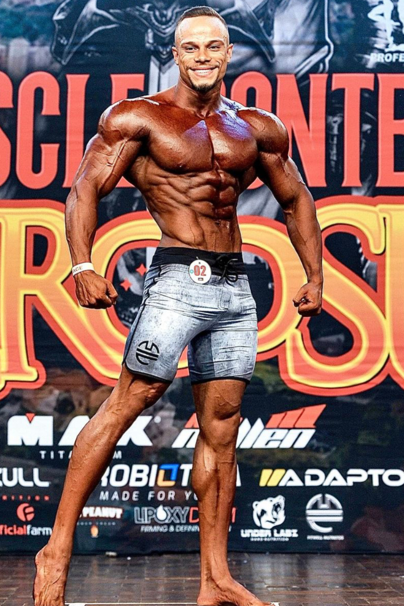 IFBB Pro Kaique Santos