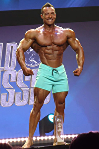 IFBB Pro Vitor Chaves