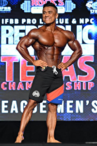 IFBB Pro Jason Huynh