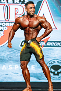 IFBB Pro Joven Sagabain