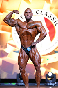 IFBB Pro Antoine Loth