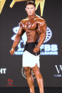 IFBB Pro Jin bo Li