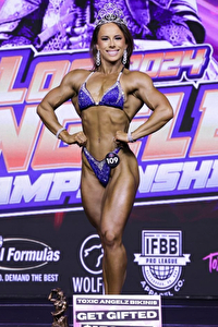 IFBB Pro Tessa Meetze