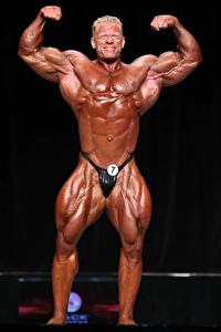 IFBB Pro Dennis Wolf