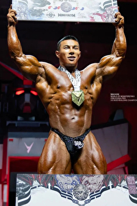 IFBB Pro Kim Geon Woo