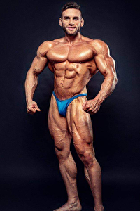 IFBB Pro Piotr Borecki