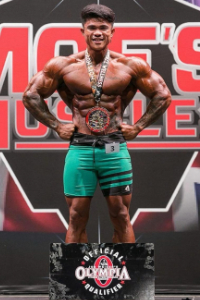 IFBB Pro Isai Kesek