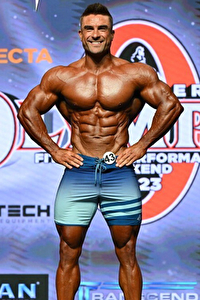 IFBB Pro Ryan Terry